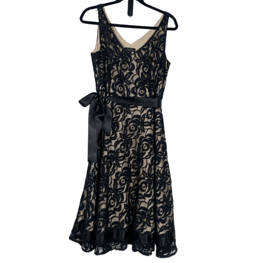 Arthur S. Levine Tahari Floral Lace Sleeveless V-Neck Dress • Size 14